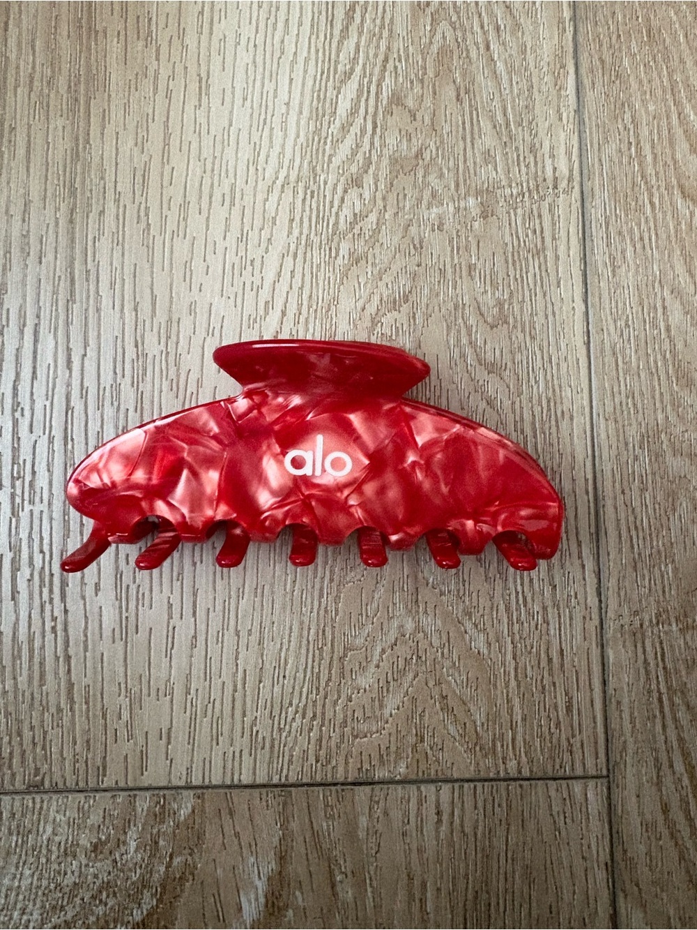 ALO Yoga Red Marble Hair Claw Clip